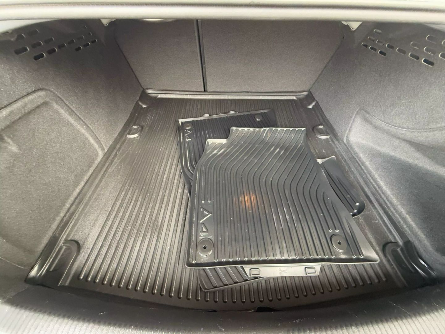 2016 Audi A4 - Image 20