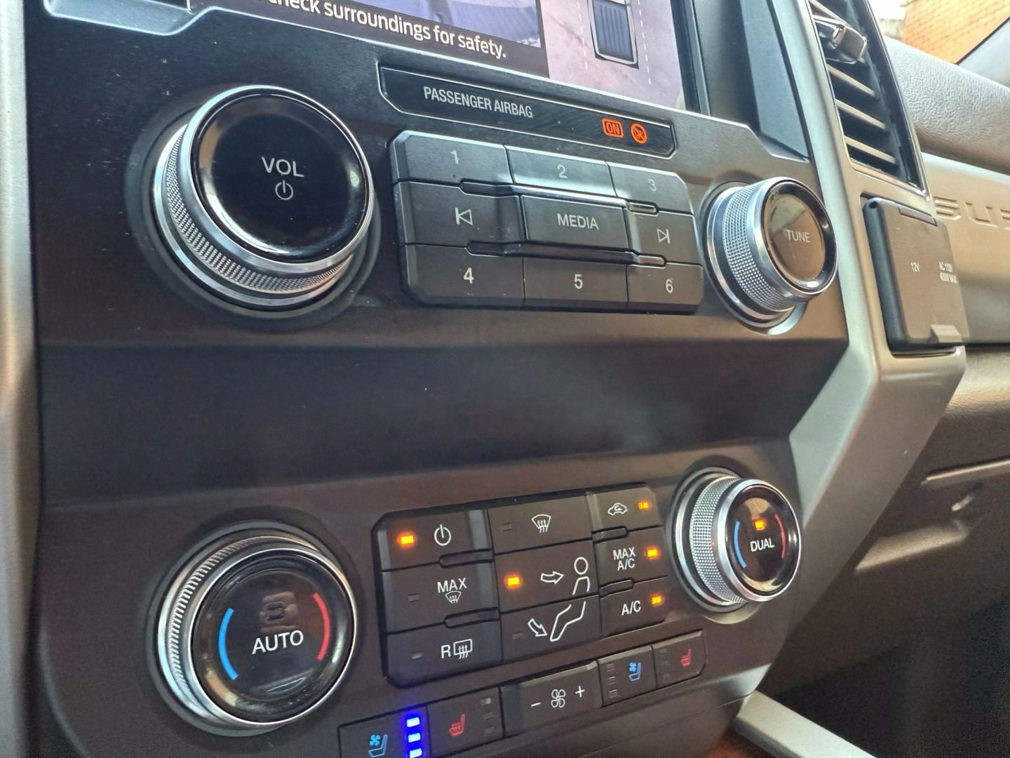 2021 Ford F250 Super Duty Crew Cab - Image 36