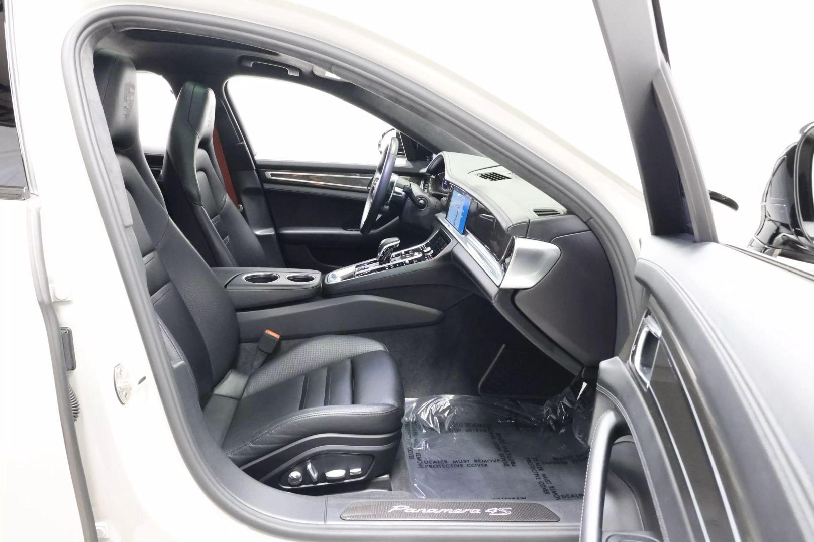2017 Porsche Panamera - Image 106