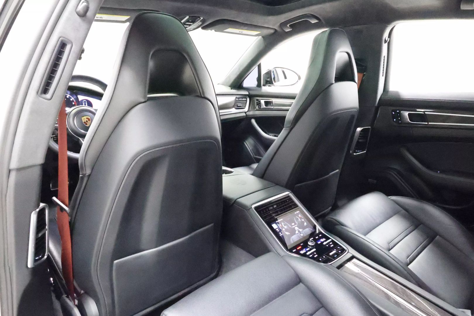 2017 Porsche Panamera - Image 68