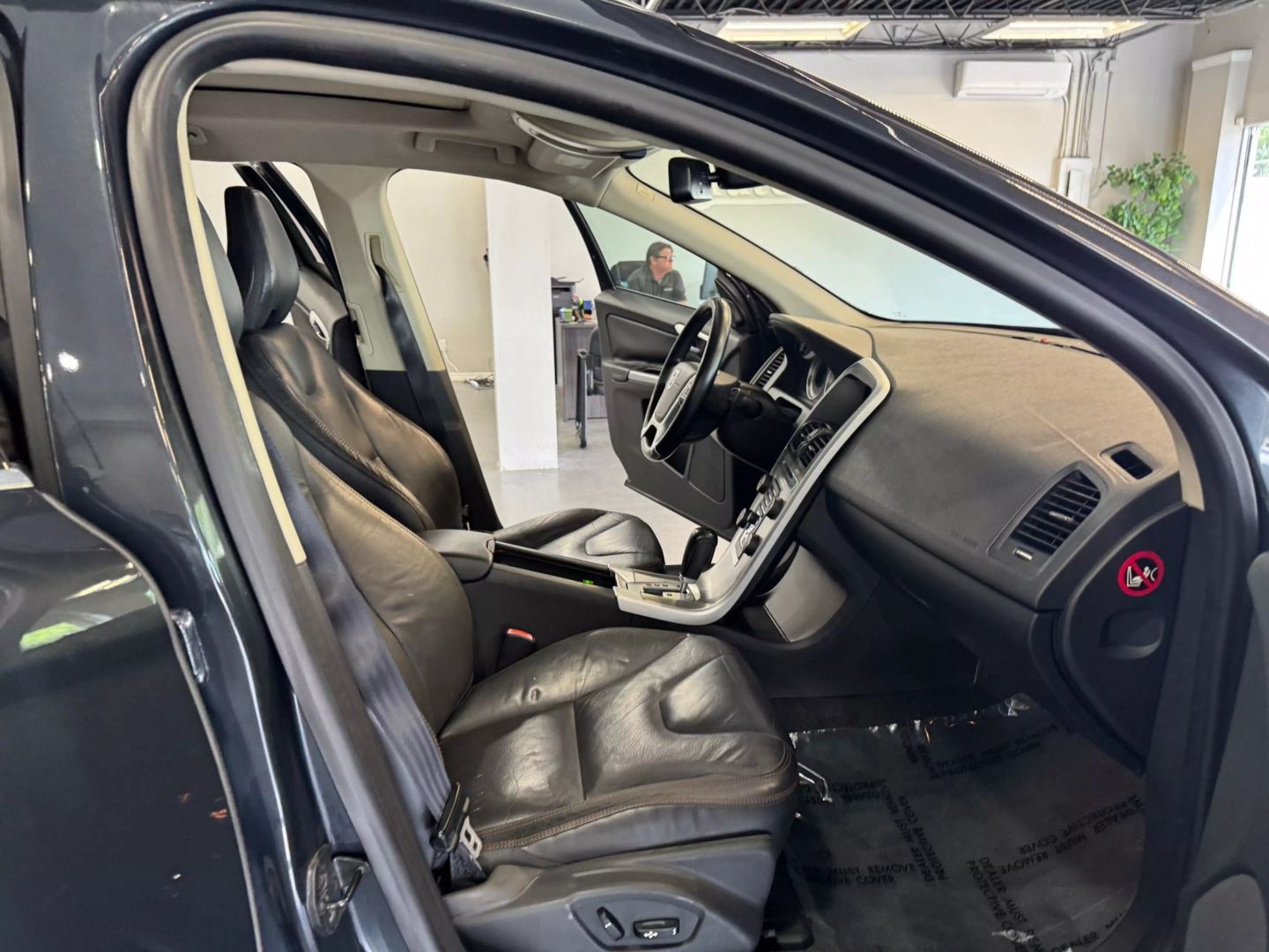 2012 Volvo Xc60 3.2 Sport Utility 4d - Image 19