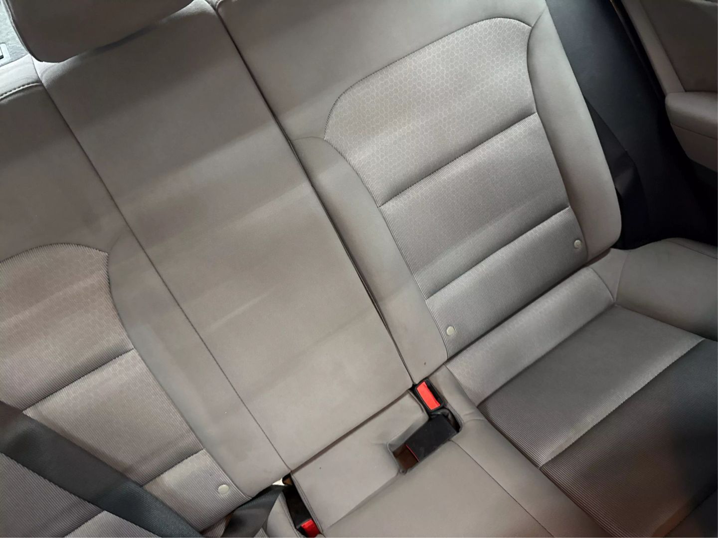 2018 Hyundai Elantra - Image 31