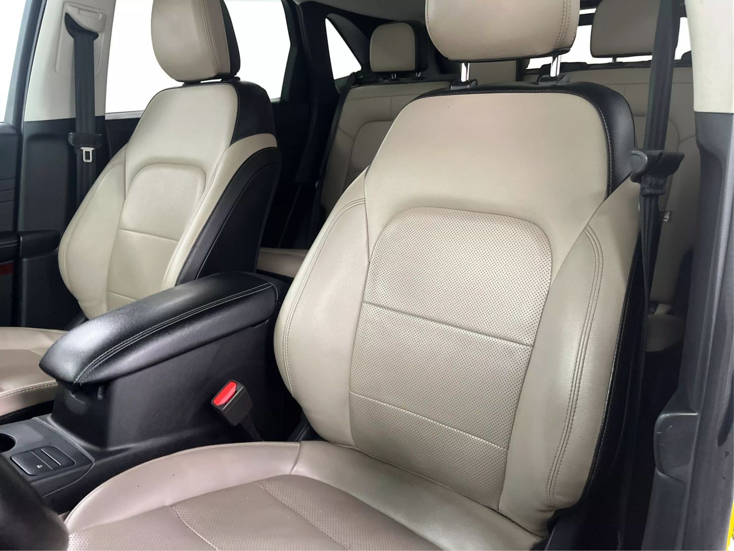 2022 Ford Escape - Image 20