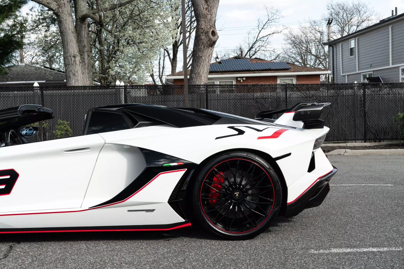 2021 Lamborghini Aventador - Image 22