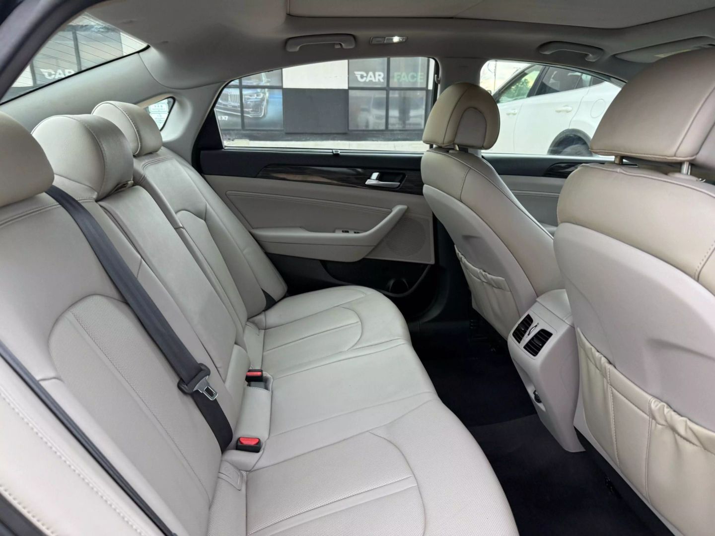 2015 Hyundai Sonata - Image 22
