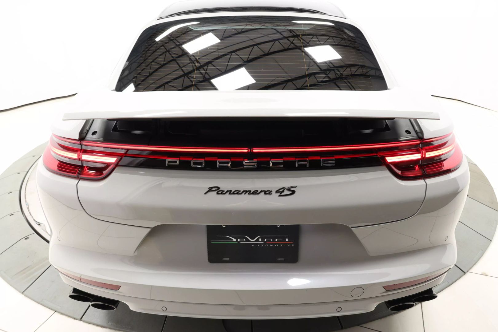 2017 Porsche Panamera - Image 71