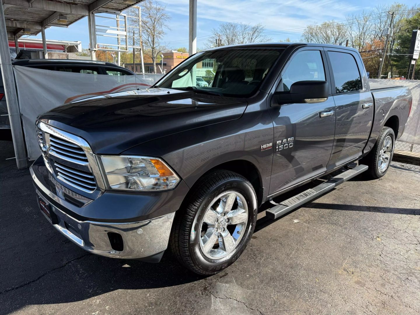 2017 Ram 1500 Crew Cab - Image 8