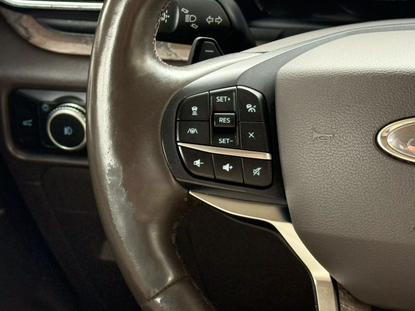 2020 Ford Explorer - Image 37
