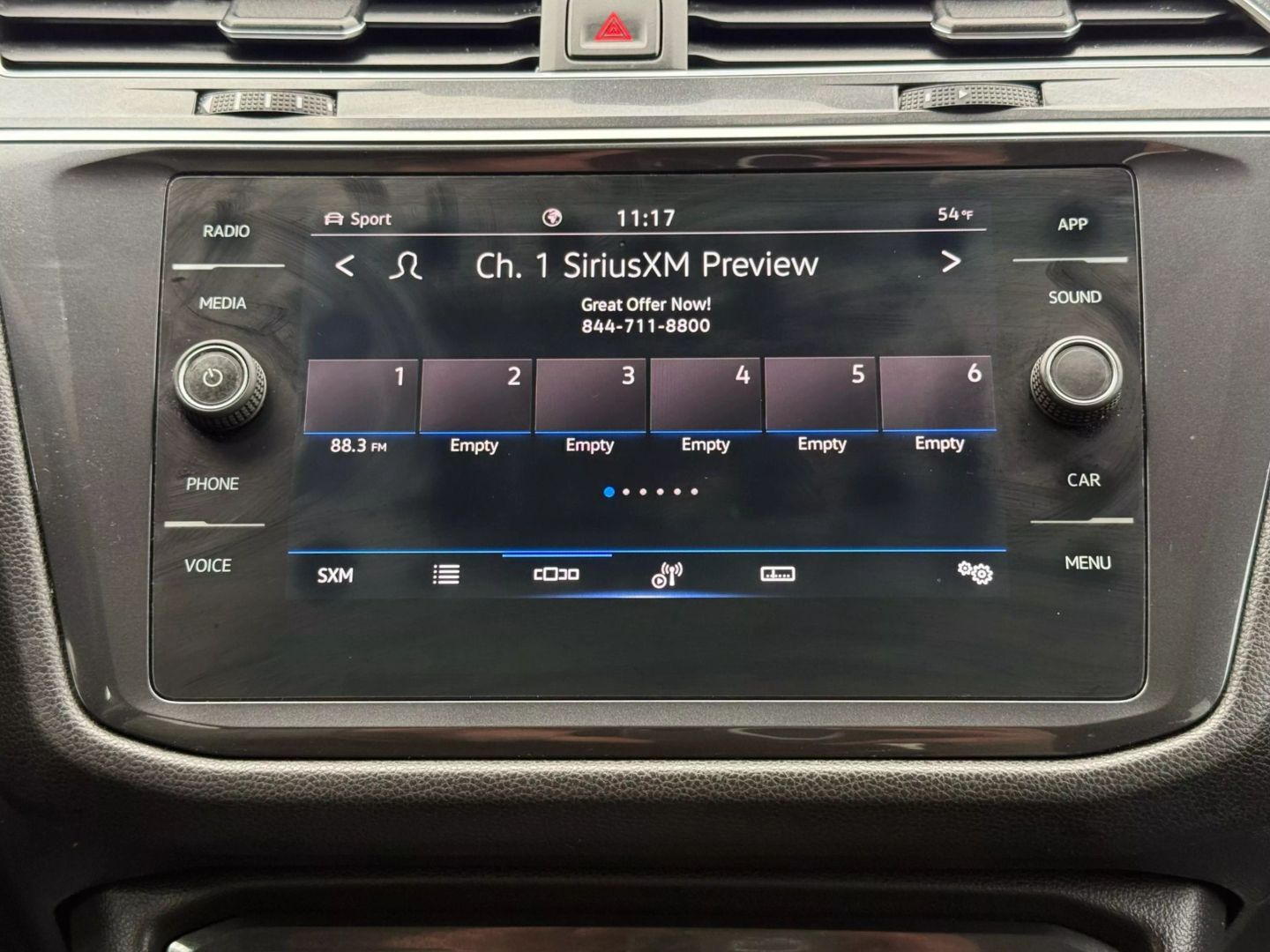 2021 Volkswagen Tiguan - Image 32