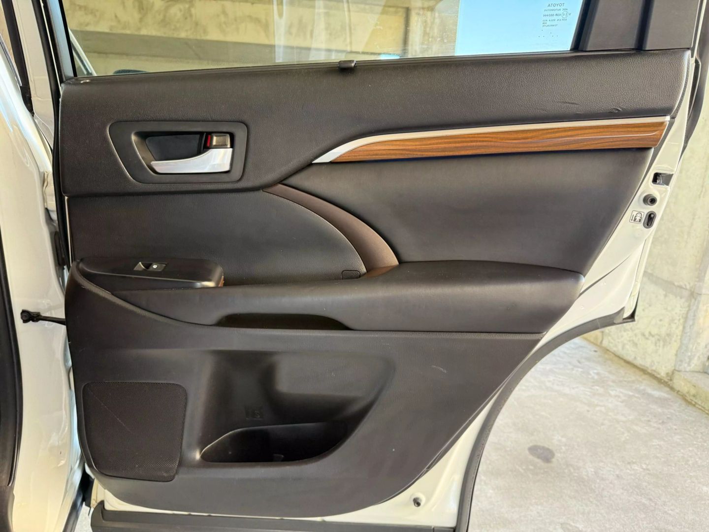 2018 Toyota Highlander - Image 25