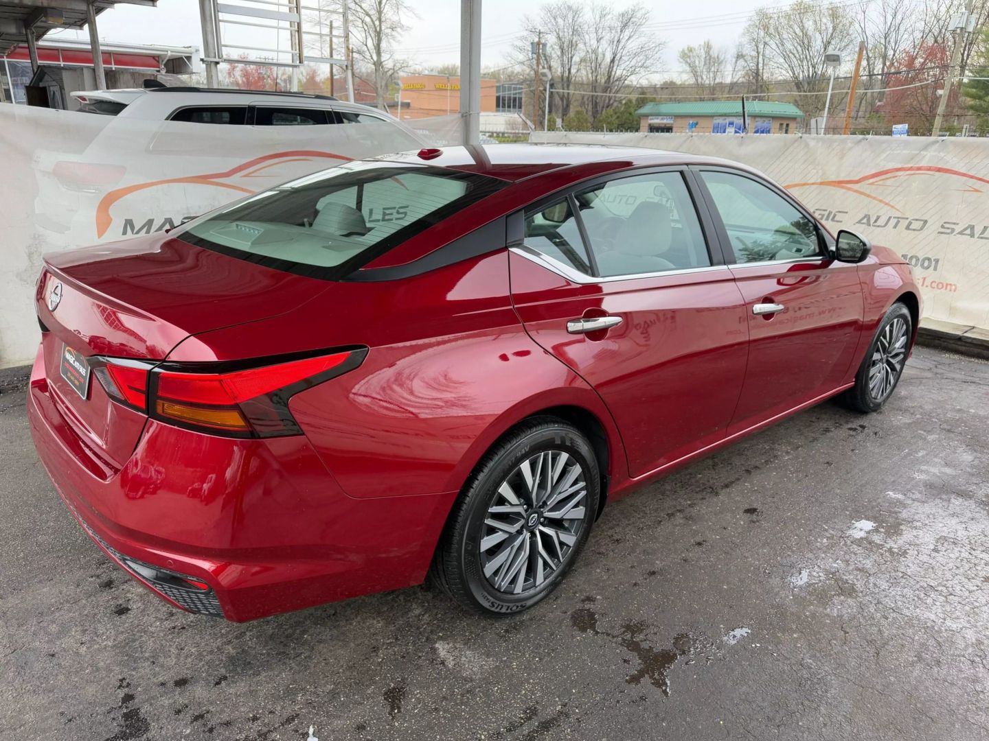 2025 Nissan Altima - Image 13