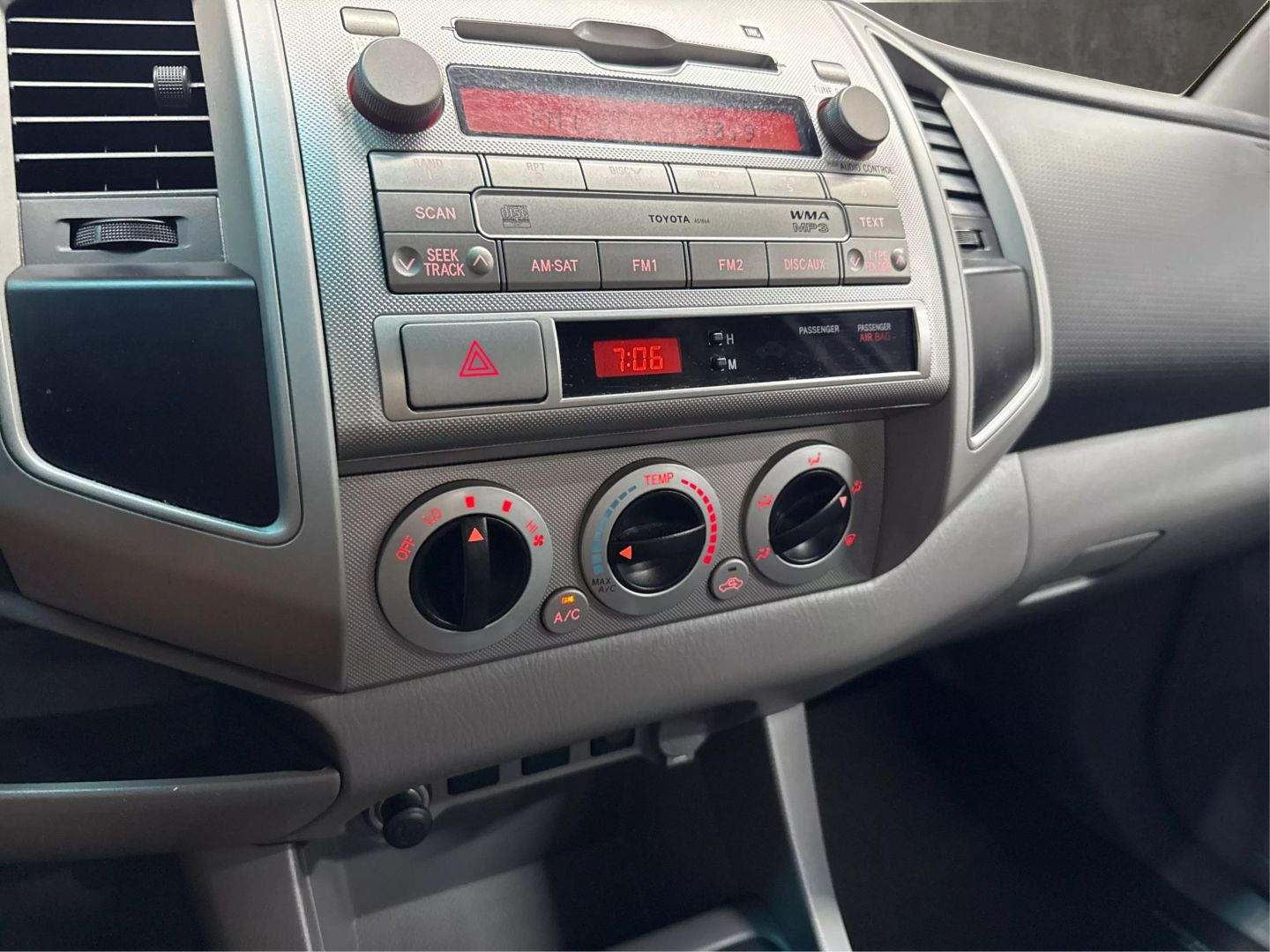 2011 Toyota Tacoma Double Cab - Image 20