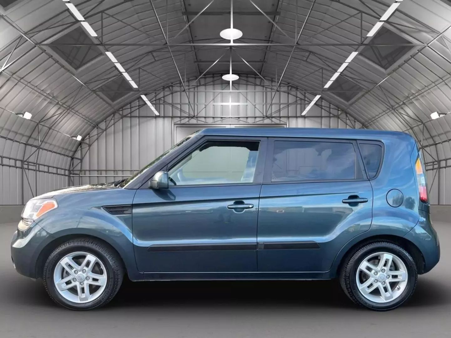 Used 2011 Kia Soul Base with VIN KNDJT2A25B7236306 for sale in Kansas City