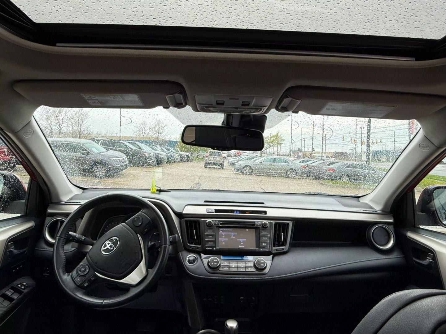 2015 Toyota Rav4 - Image 26