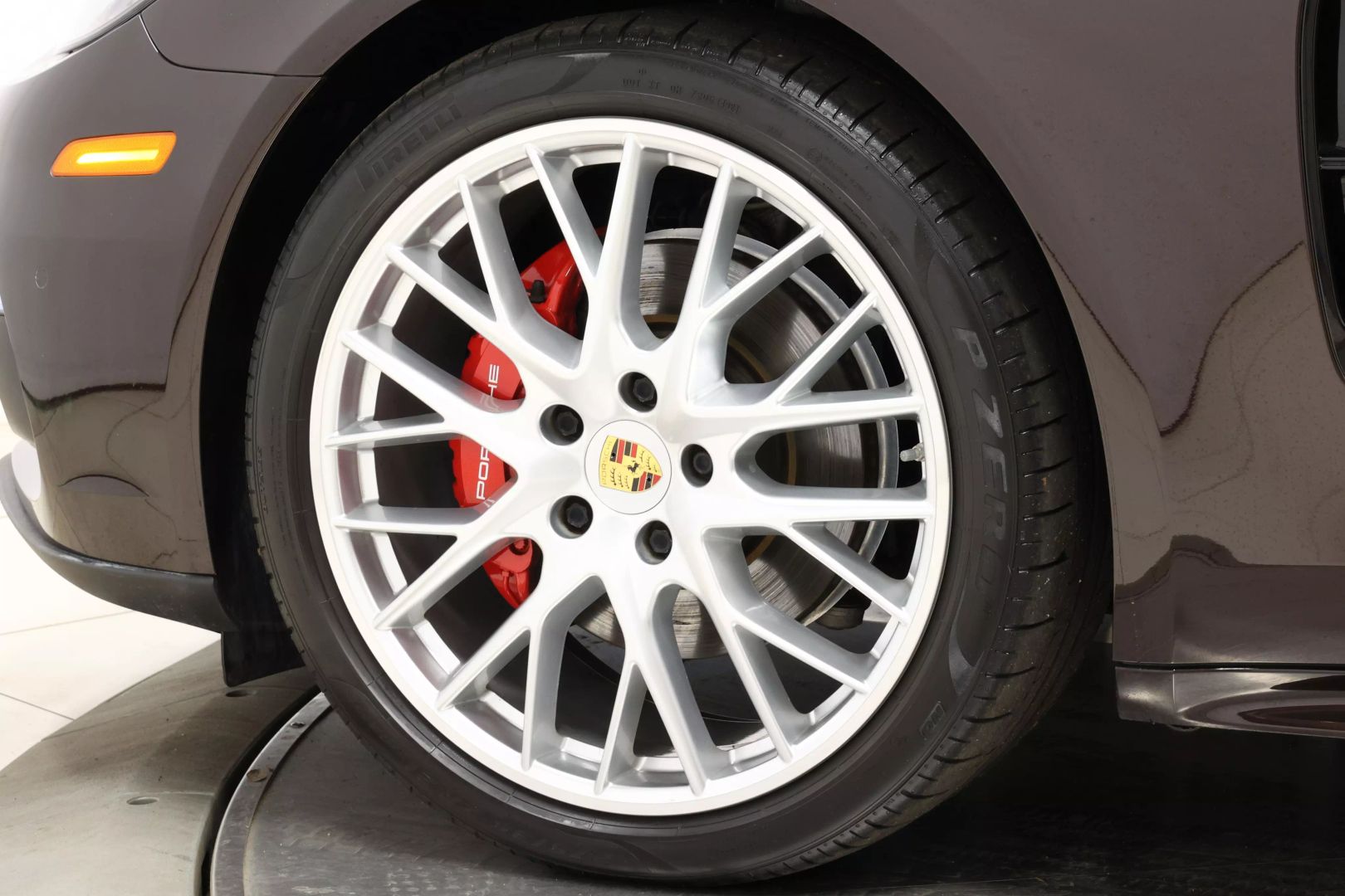 2017 Porsche Panamera - Image 101