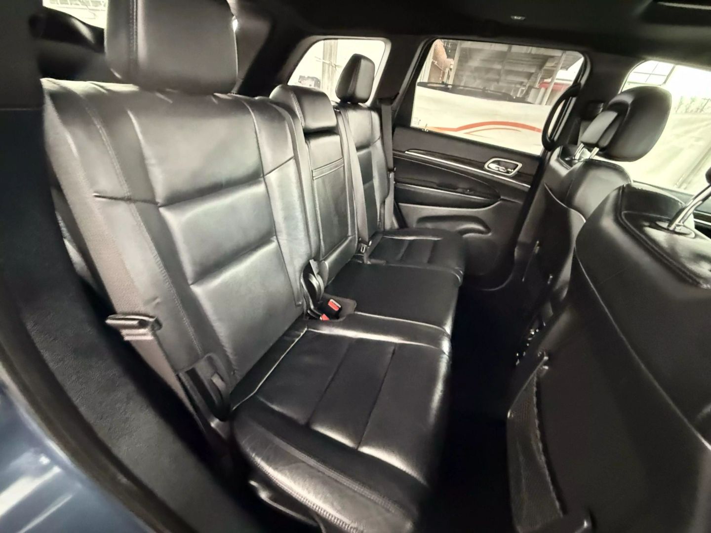 2019 Jeep Grand Cherokee - Image 23