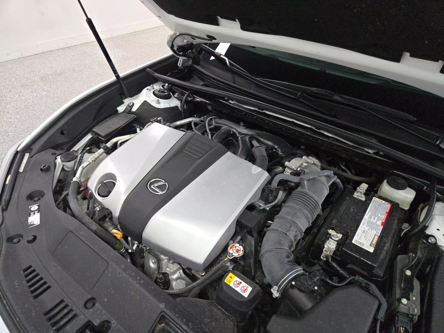 2022 Lexus Es - Image 23