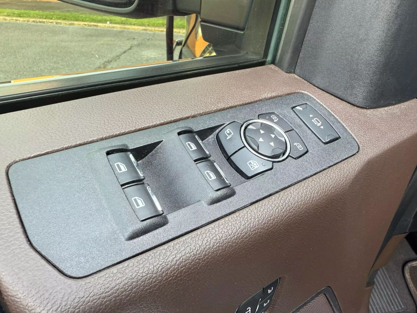 2021 Ford F250 Super Duty Crew Cab - Image 16