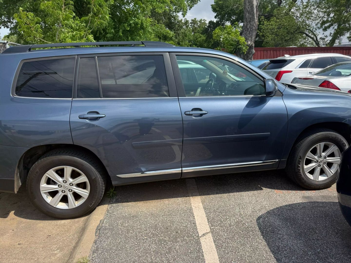 2011 Toyota Highlander - Image 3