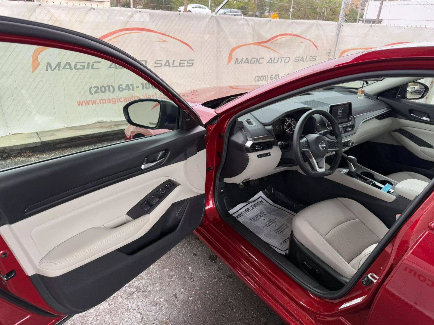 2025 Nissan Altima - Image 14