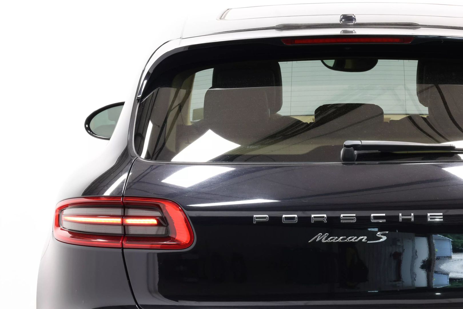 2016 Porsche Macan - Image 51