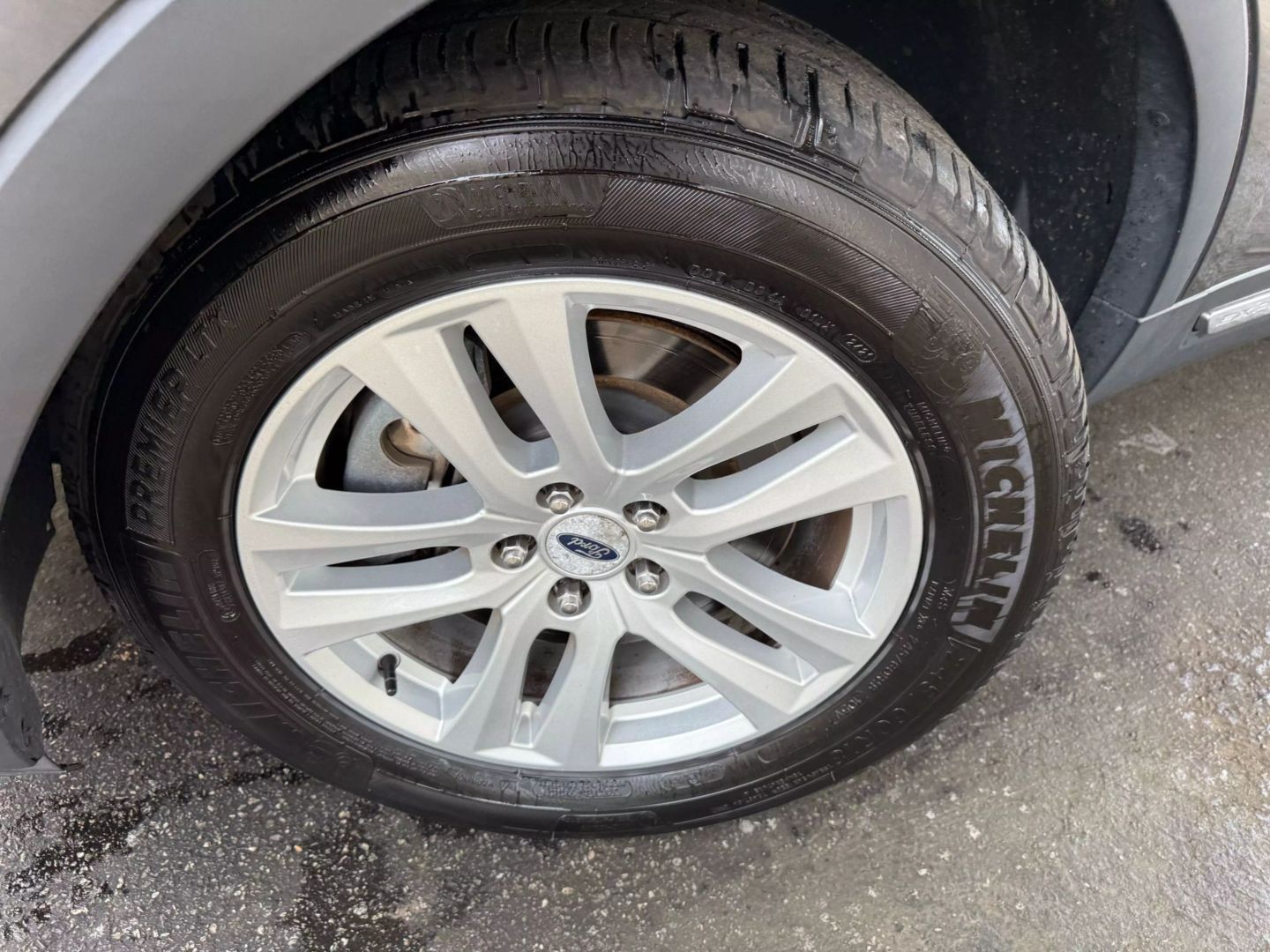 2018 Ford Explorer - Image 38