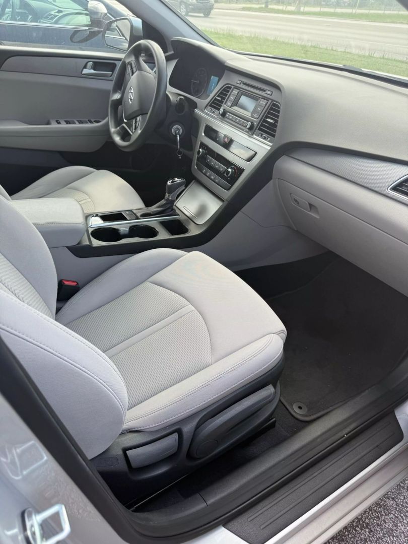2015 Hyundai Sonata - Image 7