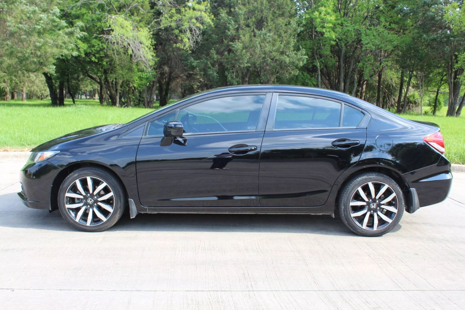 Used 2015 Honda Civic EX-L with VIN 2HGFB2F92FH553616 for sale in Dallas, TX