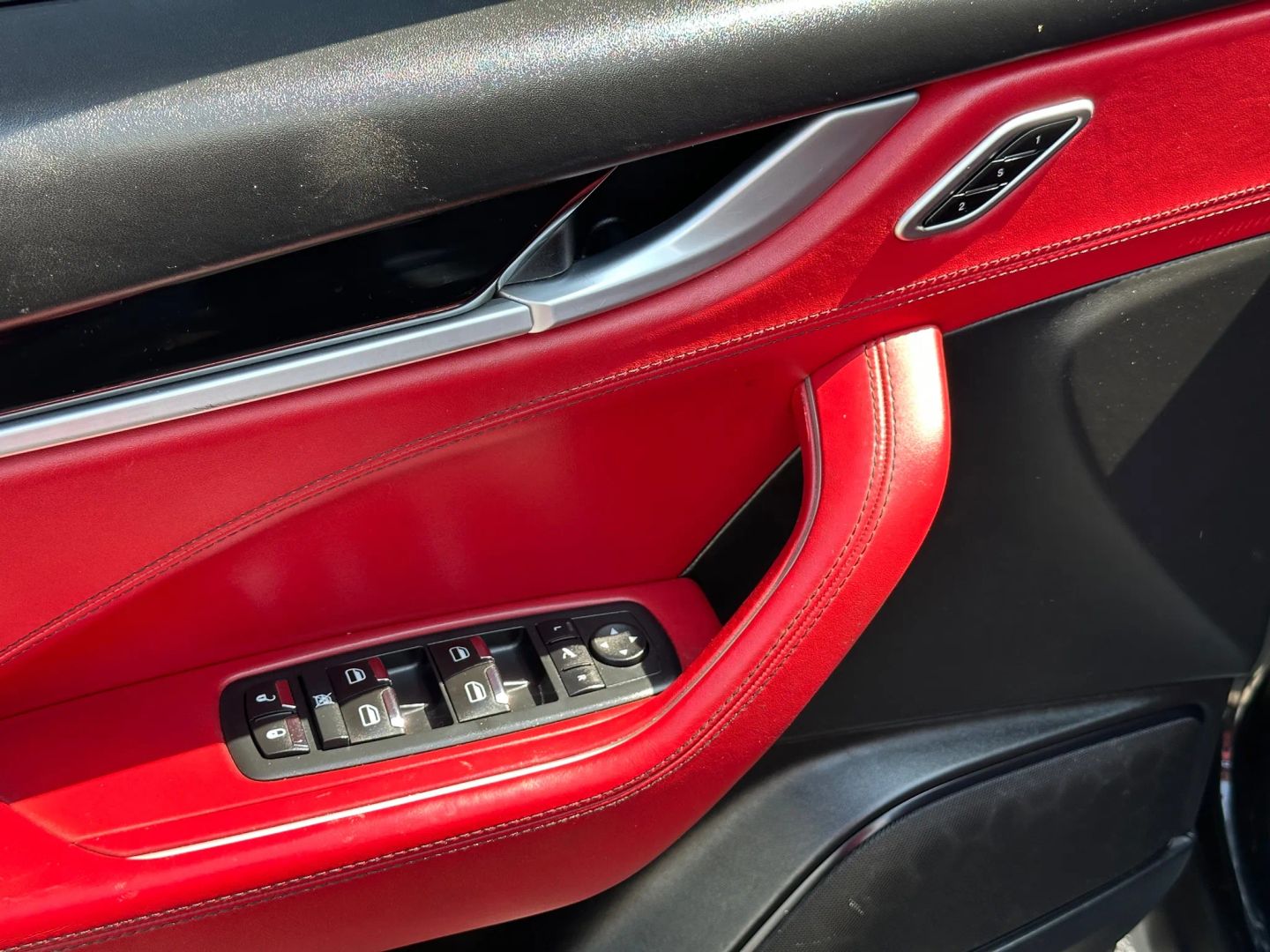 2017 Maserati Levante - Image 11