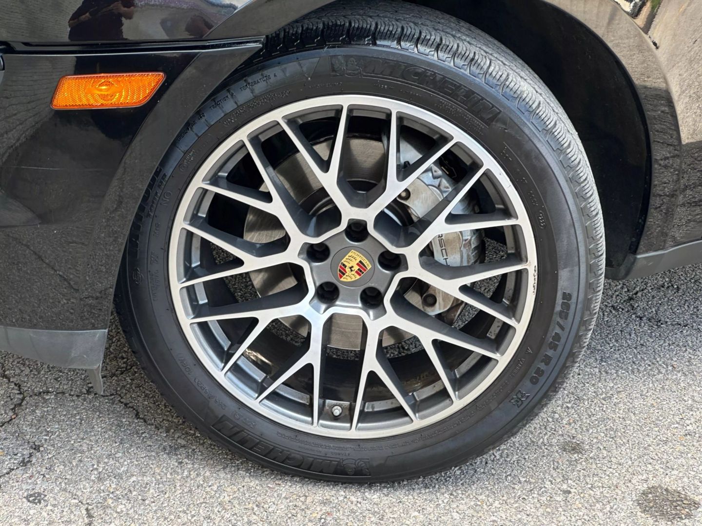 2017 Porsche Macan - Image 42