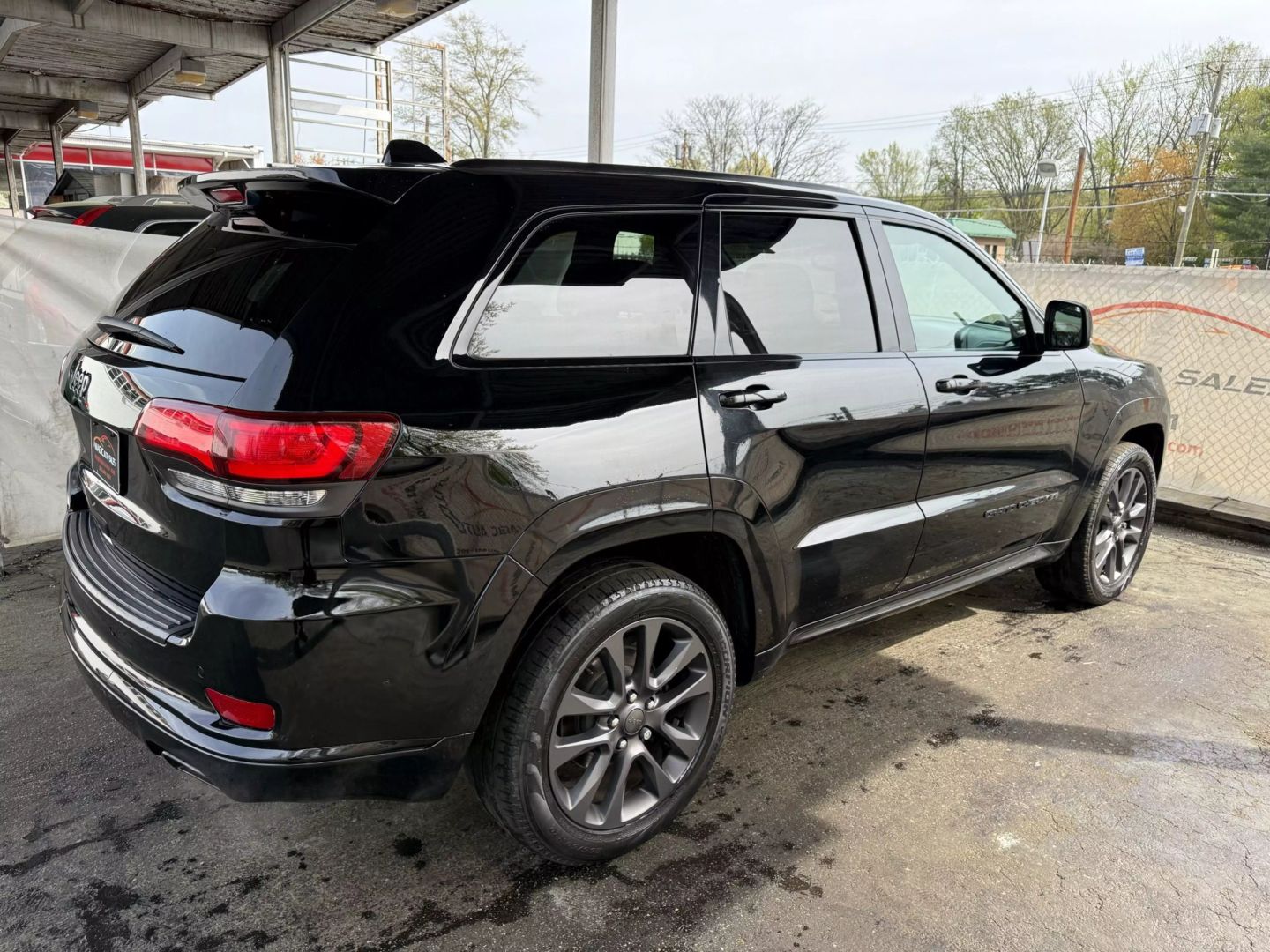 2018 Jeep Grand Cherokee - Image 13