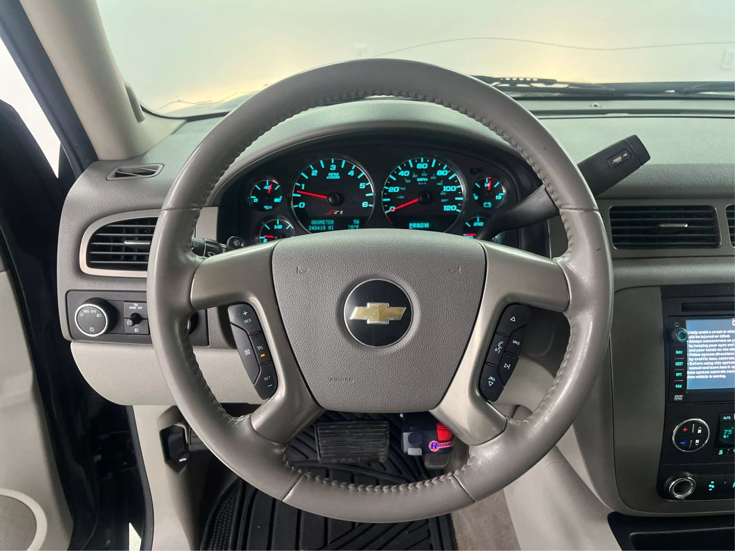 2009 Chevrolet Suburban 1500 - Image 18