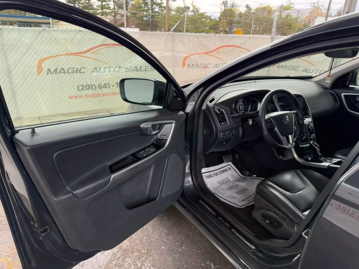 2016 Volvo Xc60 - Image 12