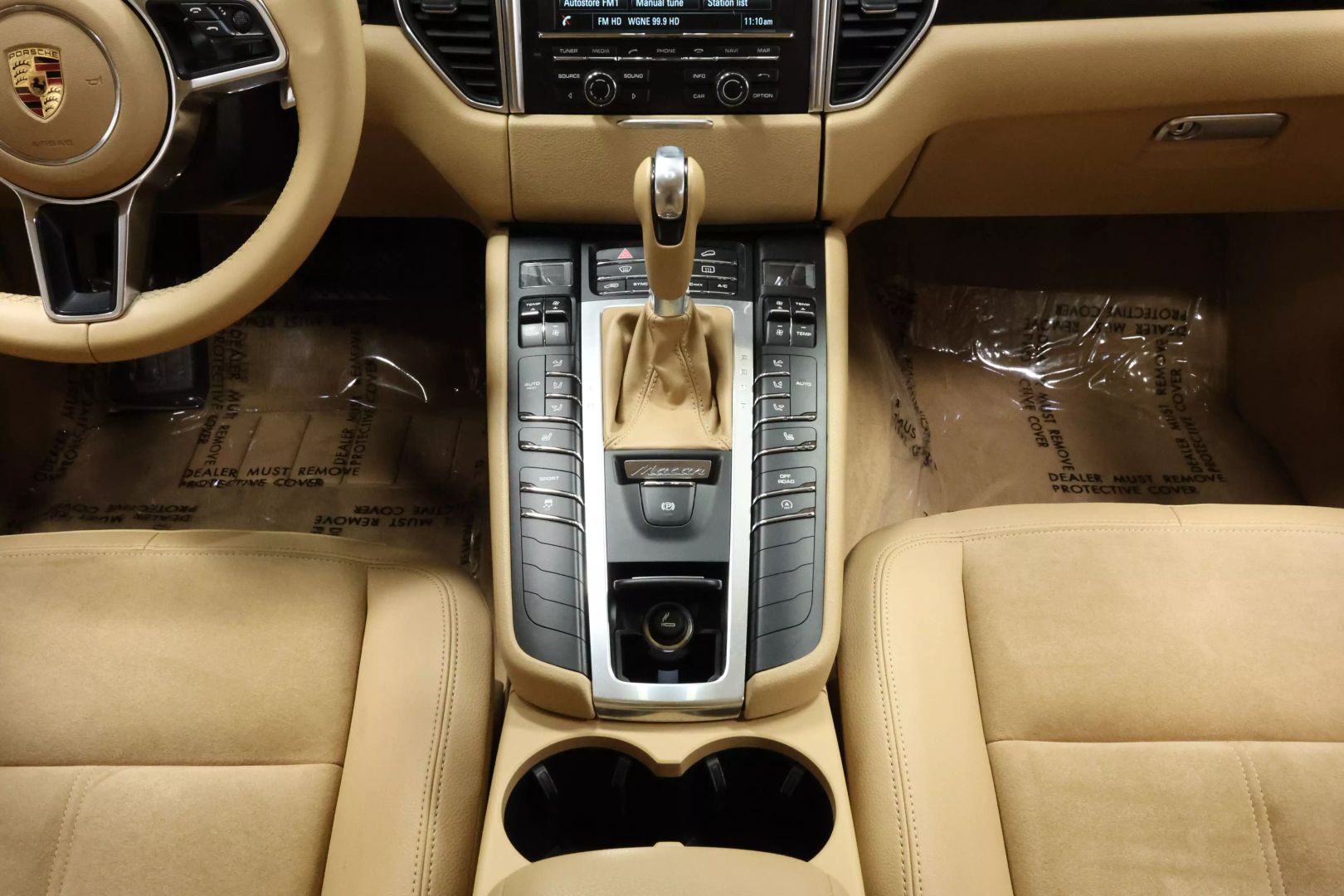 2016 Porsche Macan - Image 36