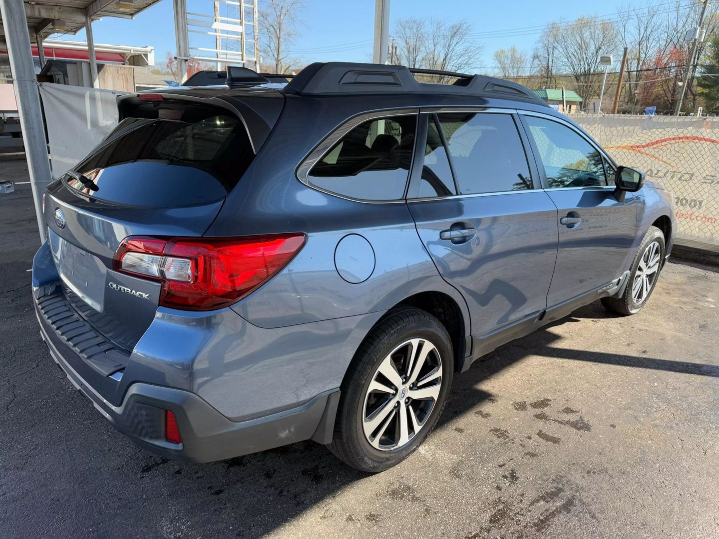 2018 Subaru Outback - Image 12