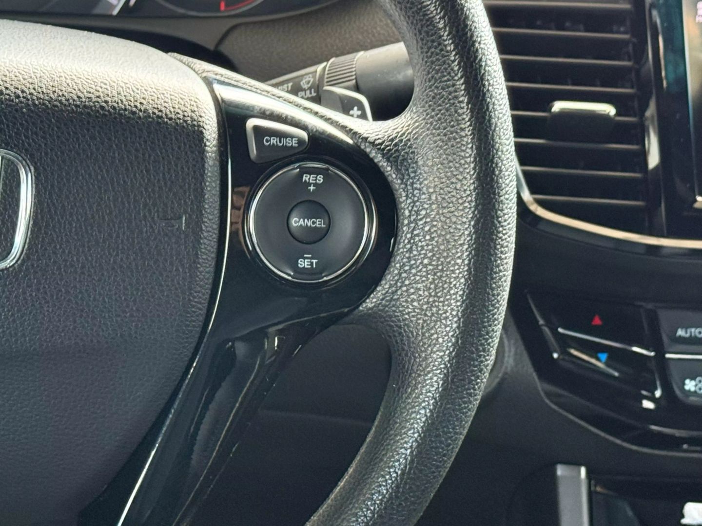2017 Honda Accord - Image 30