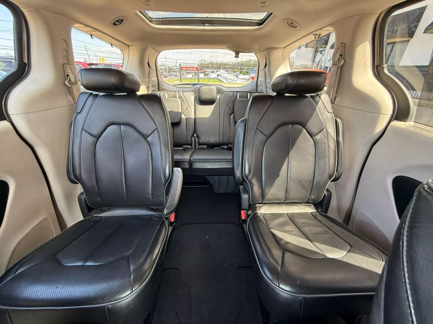 2017 Chrysler Pacifica - Image 58