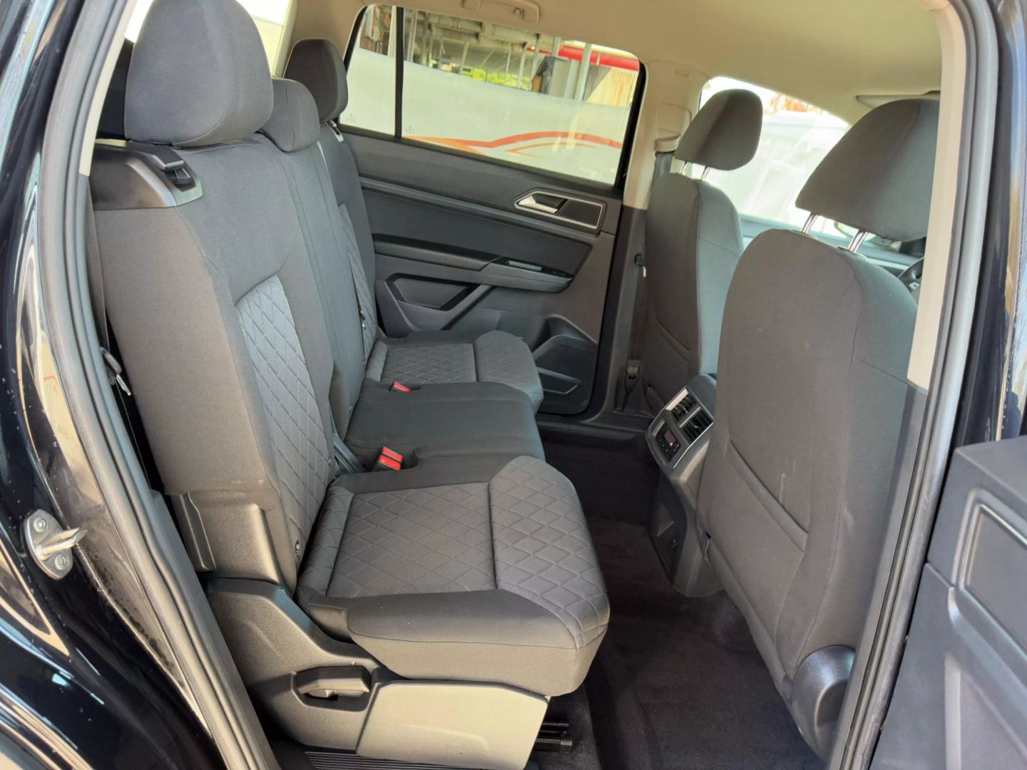 2018 Volkswagen Atlas - Image 22