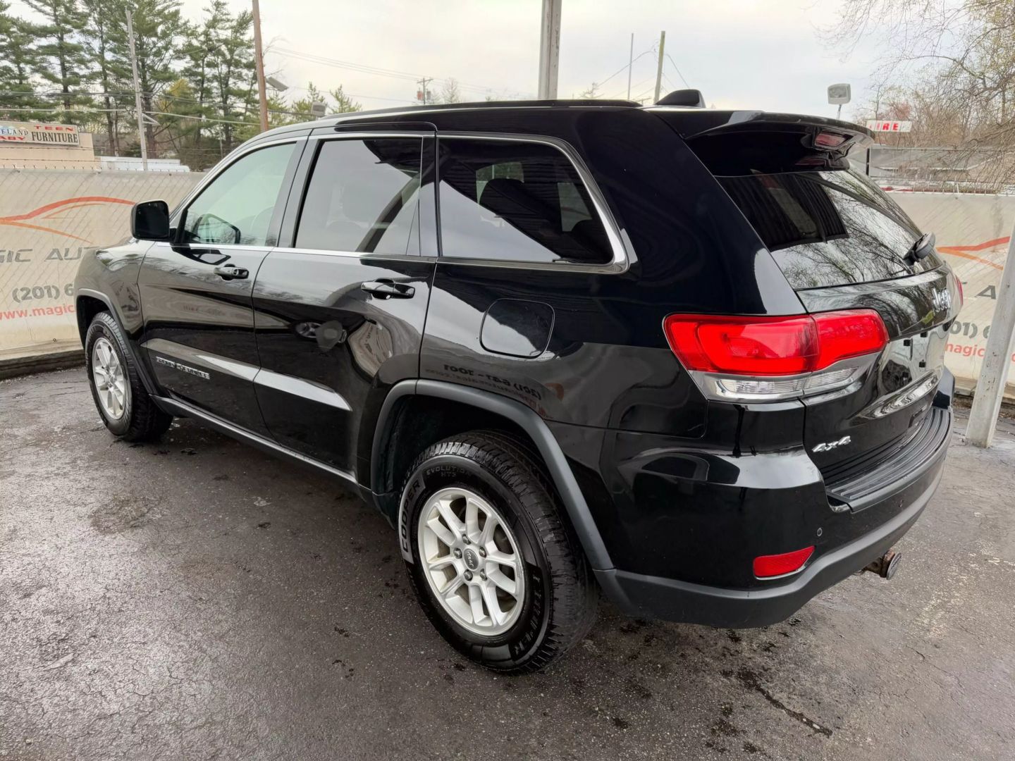 2019 Jeep Grand Cherokee - Image 13