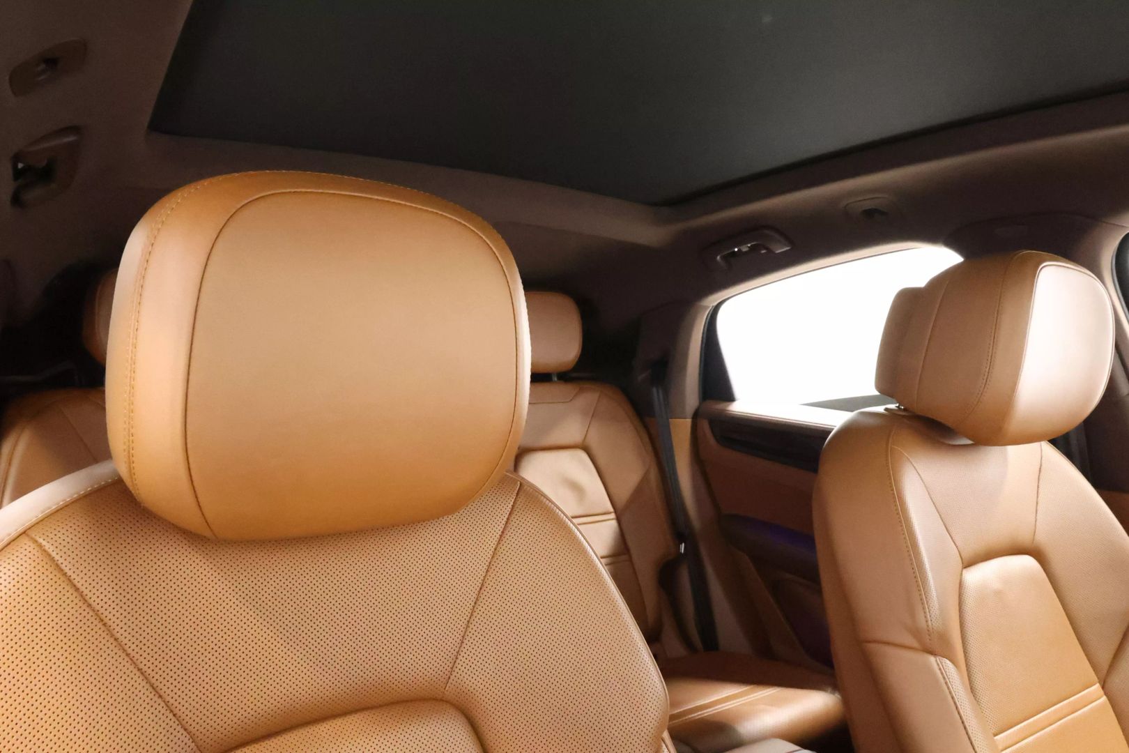 2021 Porsche Cayenne Coupe - Image 92
