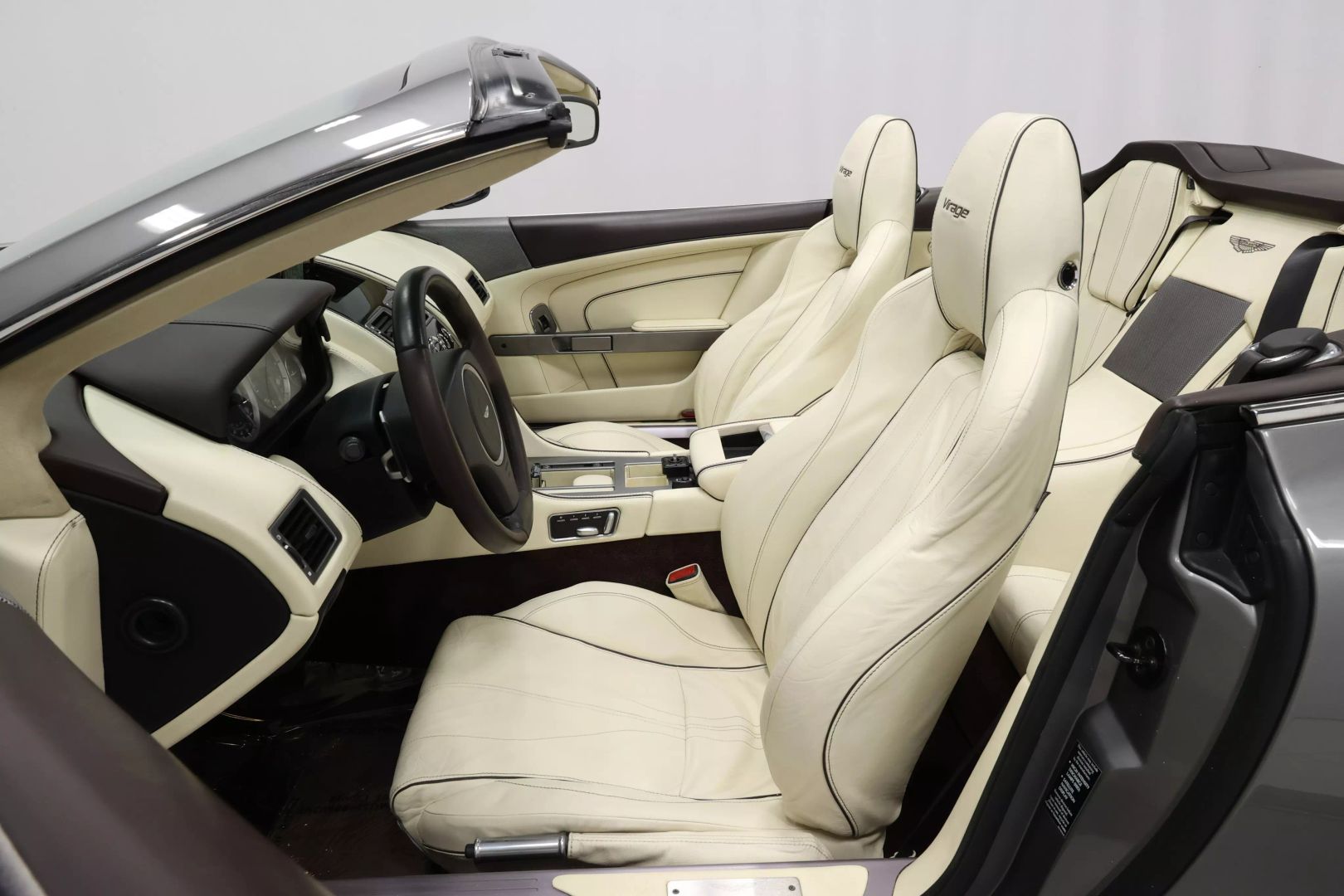 2012 Aston Martin Virage - Image 13