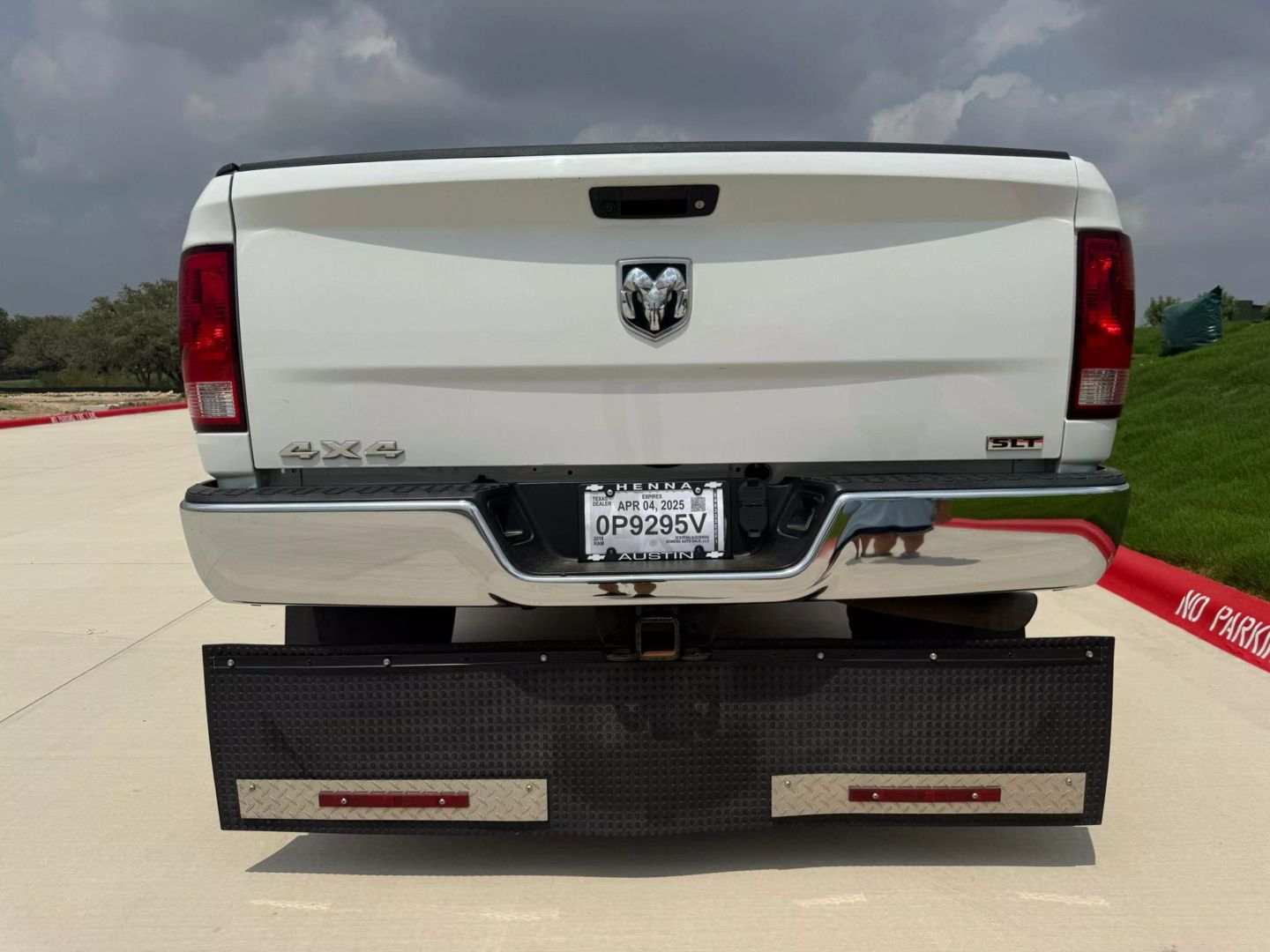 2018 Ram 3500 Crew Cab - Image 4