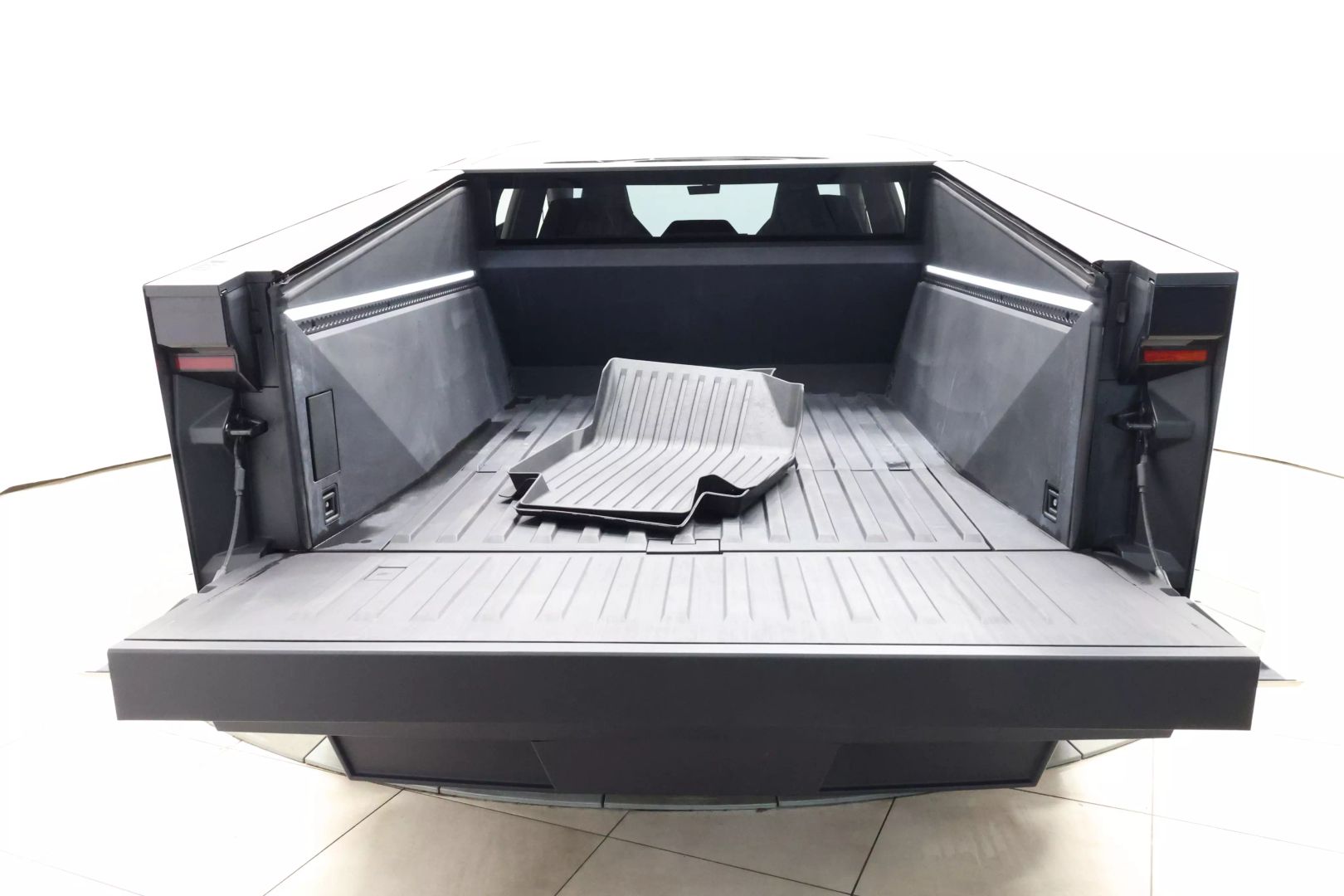 2024 Tesla Cybertruck - Image 76