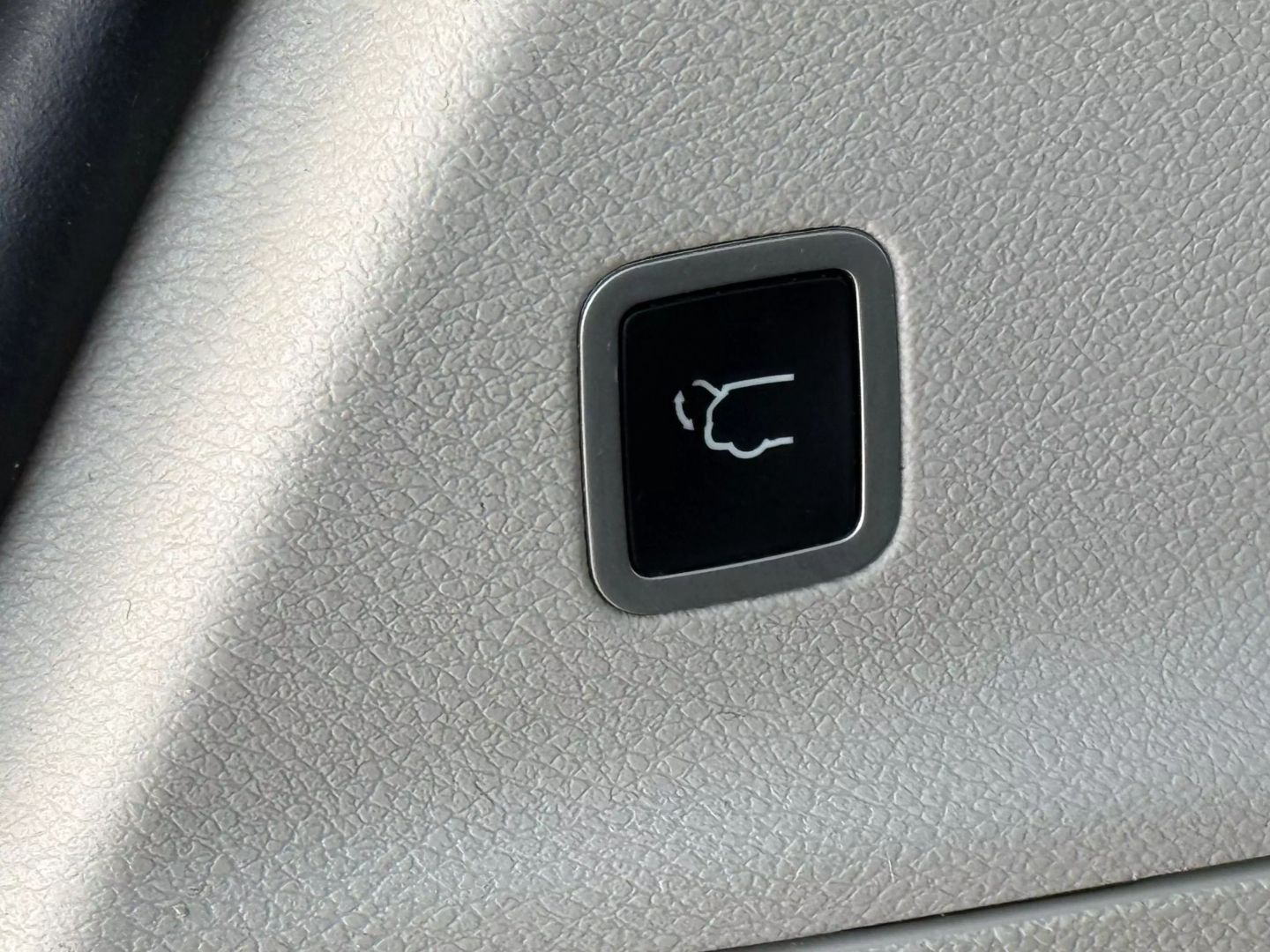 2017 Chrysler Pacifica - Image 13