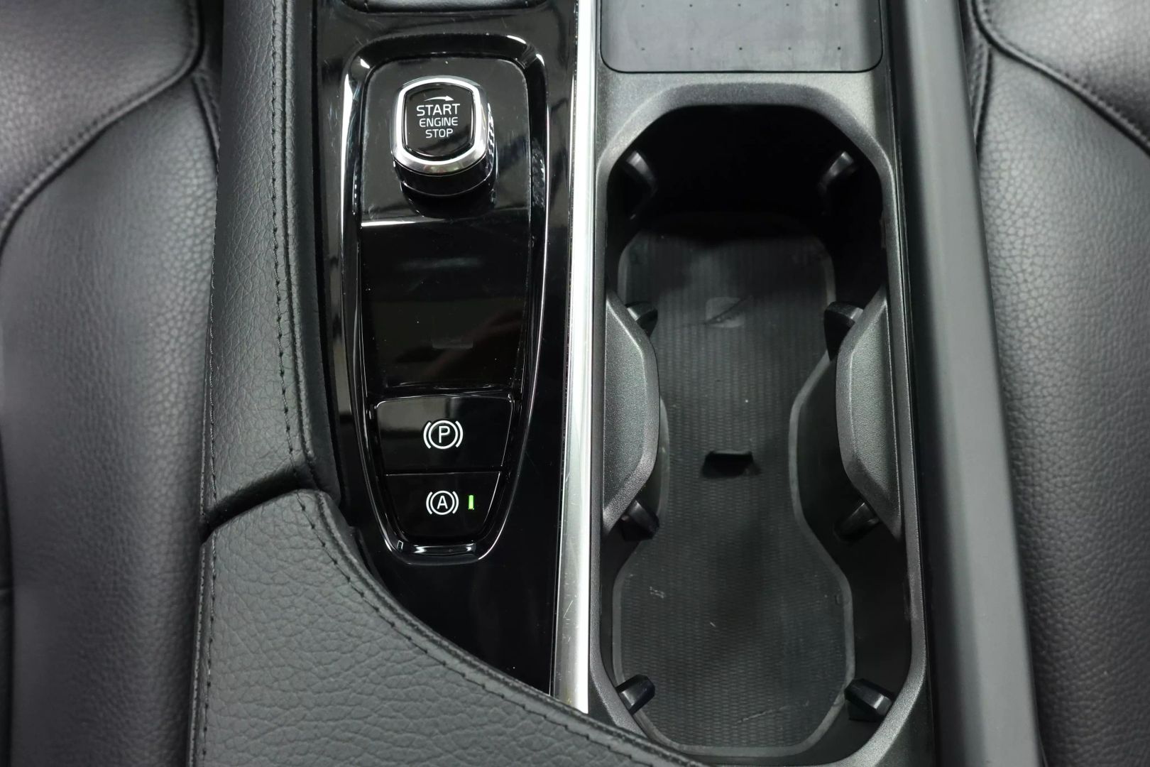 2022 Volvo Xc90 - Image 37