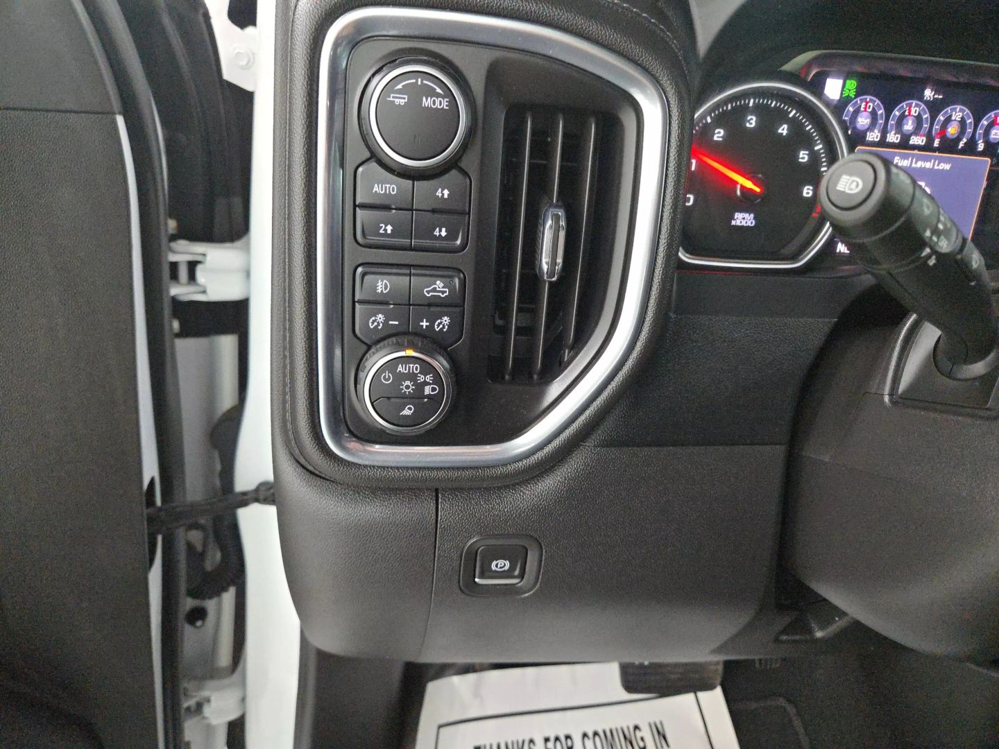 2022 Chevrolet Silverado 1500 Limited Crew Cab - Image 19
