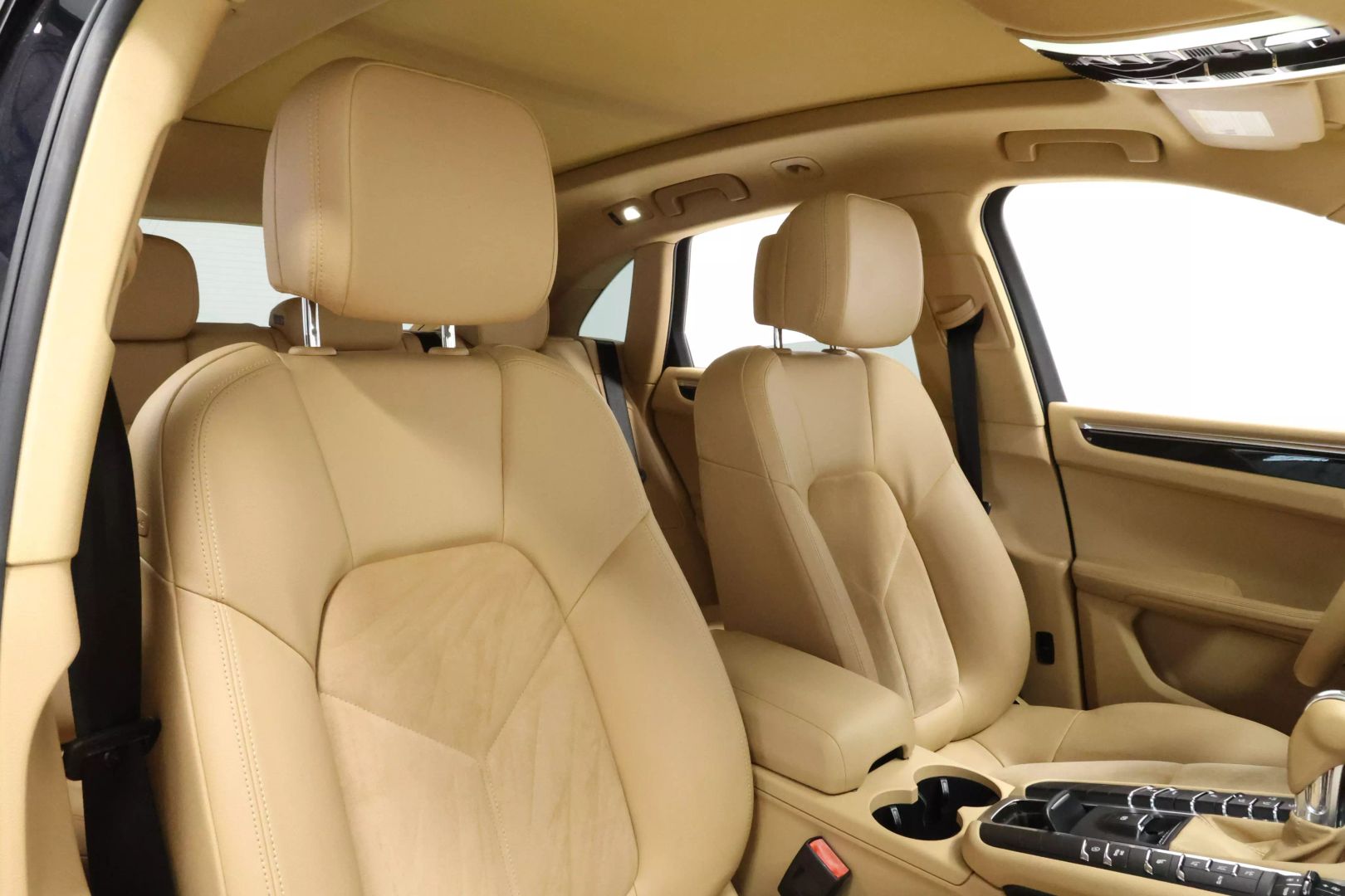 2016 Porsche Macan - Image 79