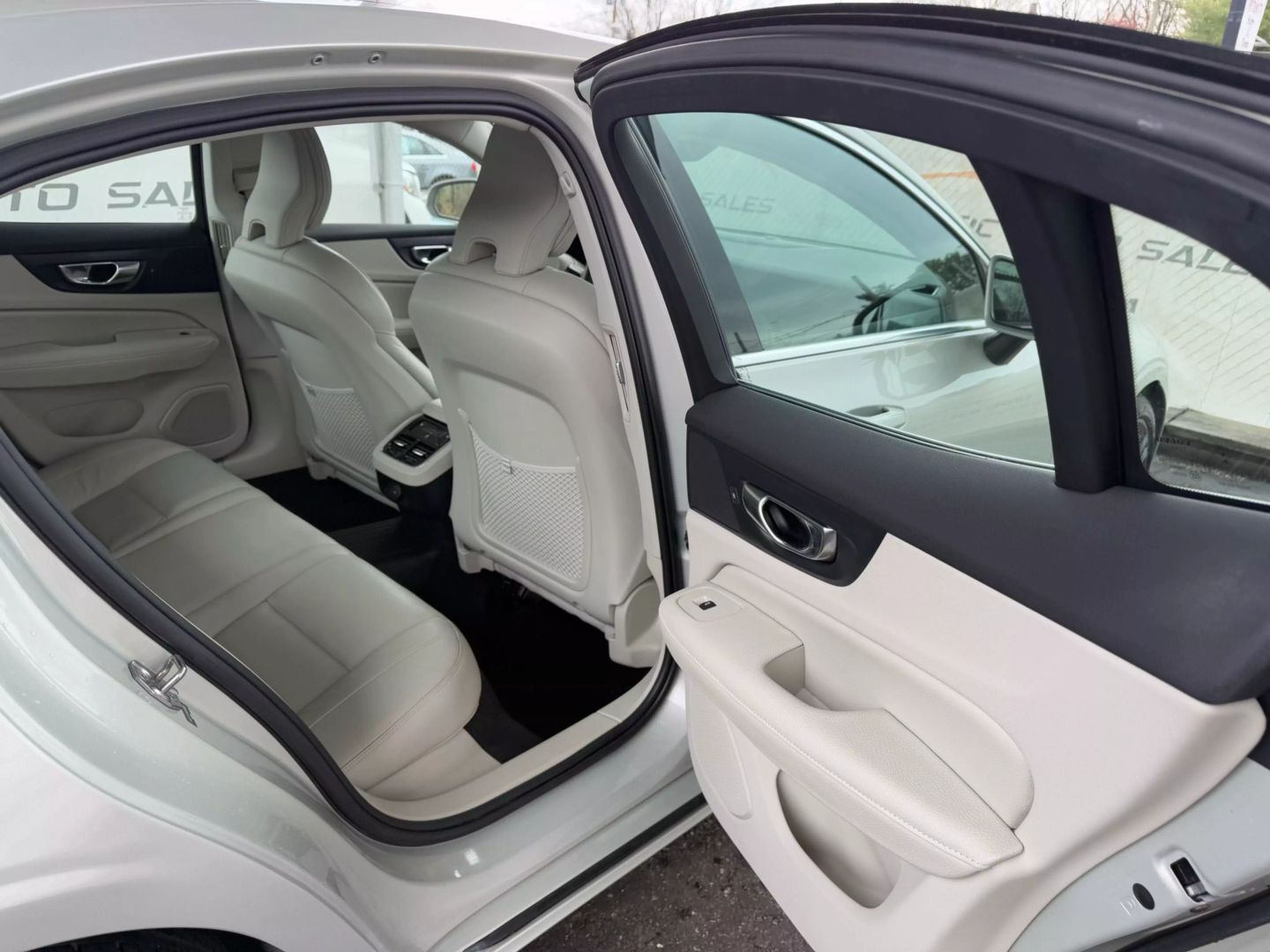 2022 Volvo S60 - Image 21