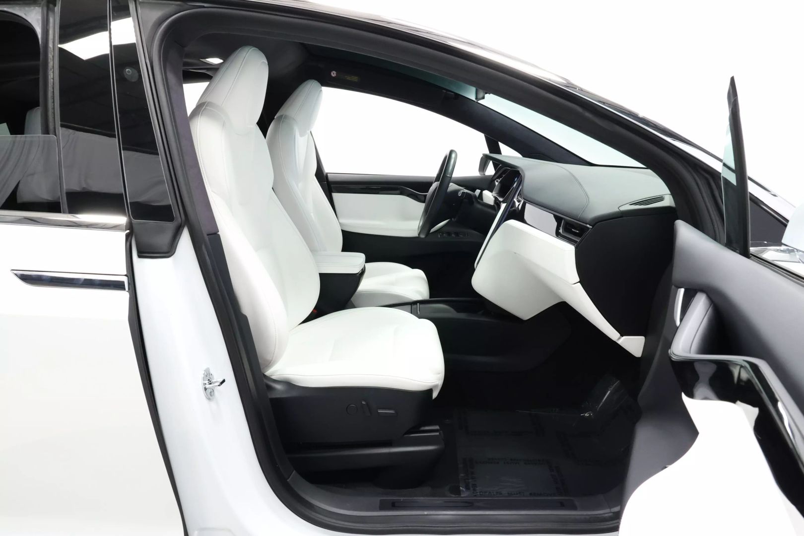 2020 Tesla Model X - Image 108