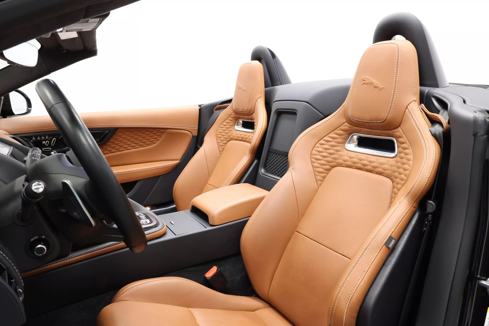 2024 Jaguar F-type - Image 14